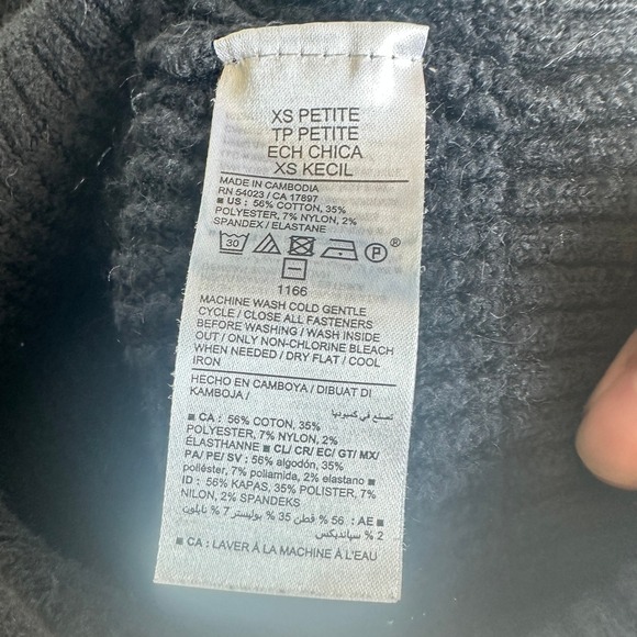 Old Navy Cardigan Black Knit Button‎ Front V Neck Long Sleeve Classic  XSP - Picture 4 of 9